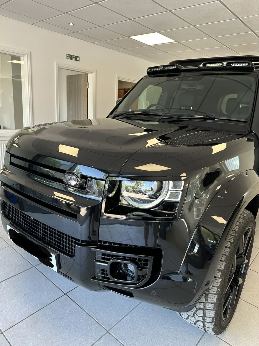 raytizzard's tweet photo. Good day @roardetailing @autoglym #snowfoam and #ceramicspray made light work of @MINI #countryman and @LandRover_UK #defender #gloss #ceramics #detailing #protected https://t.co/H0lqn2NXqa