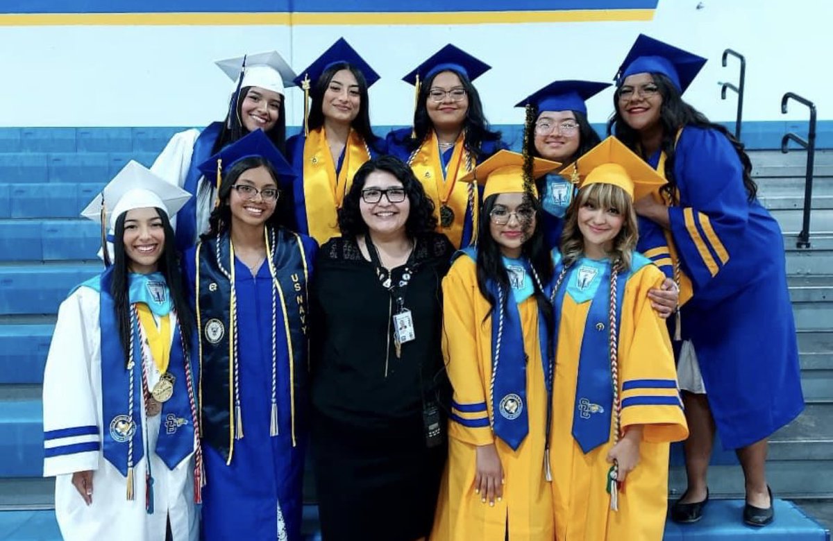 LozanoSEHS's tweet photo. Bittersweet seeing my kids graduate! I love and appreciate them very much. They are all amazing women headed to college! Si se puede, keep going! Student council class of 2023 signing off 🎓#SEHStheBest https://t.co/69iWZwZ018