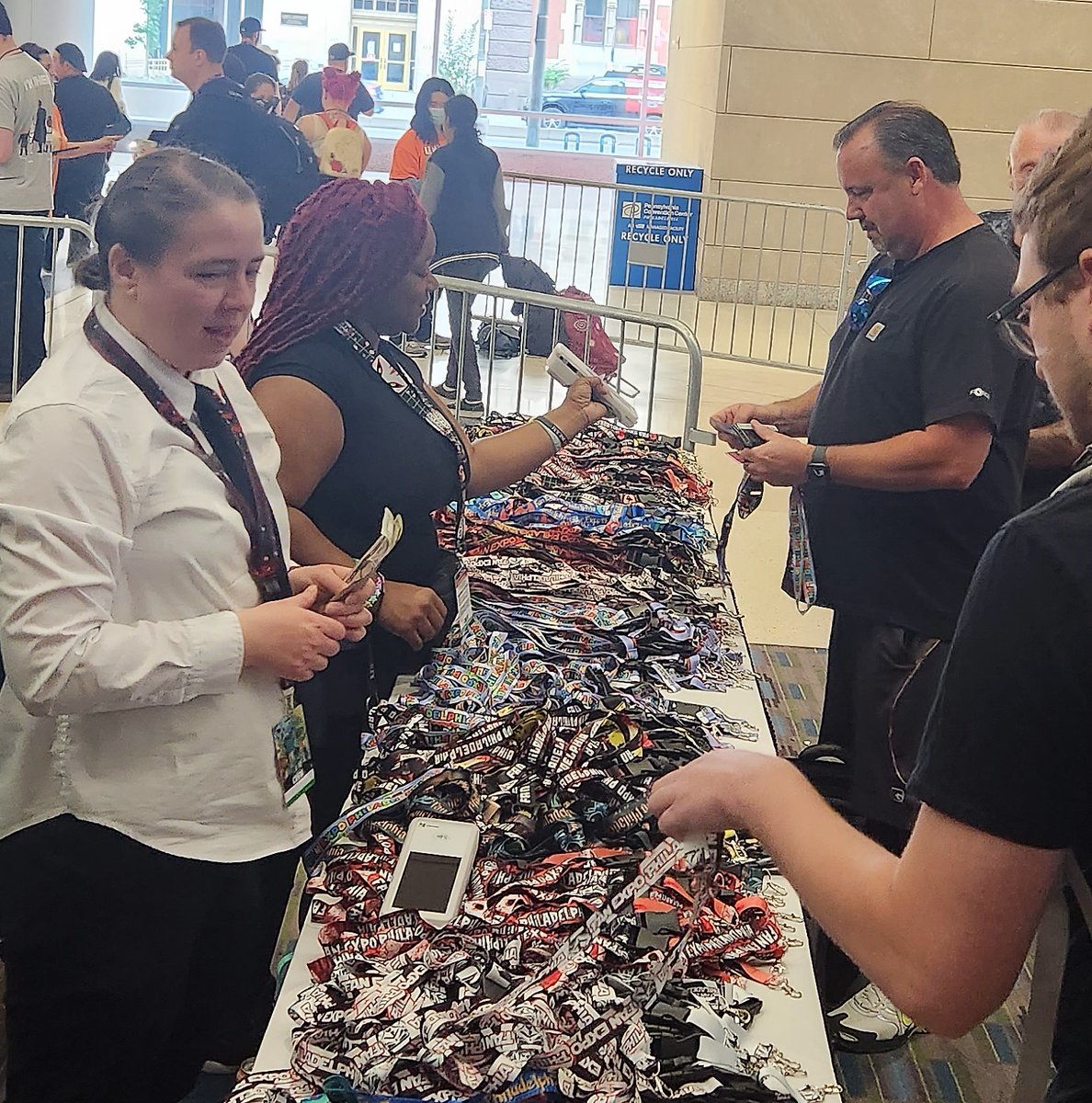 phillytemps's tweet photo. @FANEXPOPhilly is going strong and #PhillyTempsEventStaff is prod to help.

#phillyproud #creativity #besttempagencyphiladelphia #evenstaffphilly #superheroes #costumes #Respect #greatclient
#paconvention #tradeshowlife https://t.co/SobOR0YMPJ