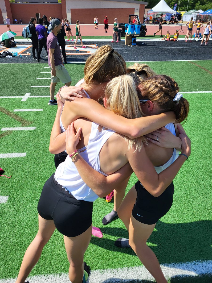 🚨SCHOOL RECORD ALERT🚨The 4xGreat team of Grace Harkenrider, Audrey Verkerke, Brooklyn Wolcott &amp; Jacie Remtema set a new SCHOOL RECORD of 9:18.83 in placing 6th at the <a href="/MHSAA/">MHSAA</a> D1 State Finals! 🥉#FordTough #MilfordPride