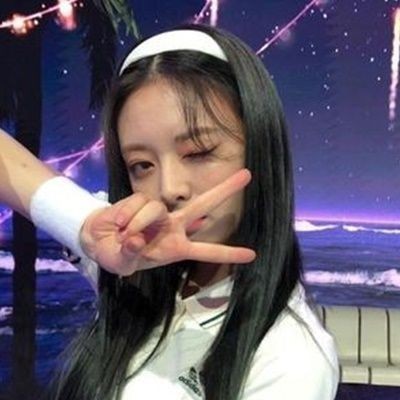 chaerwqz's tweet photo. BUSCO MUTIS!

día 1 haciendo amigos, soy nueva en #kpoptwt y me gustaria conocer nuevas personas

-busco amiguitos -18 
-soy leo, esfp i agarro confianza rápido
-escribo mal a propósito
-m da igual de que fandom sean con tal de que respeten 

✩fv+rt para amigar 
nomeignorenpls https://t.co/jIZgrq7v7Y