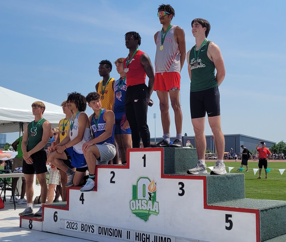 #NHtrack Lake Catholic's TJ Gibbons on the podium for his 3rd in D2 HJ, clearing 6-6
1st boys HJ state top 4 in school history &amp; 1st overall since Heidi Urban in 1998