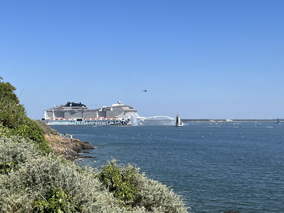 VeroniqueCouzin's tweet image. Ciao Bella! Bon vent au #msceuribia de ⁦@MSCCroisieres⁩ qui est en train de quitter son berceau de construction #saintnazaire #chantiersdelatlantique