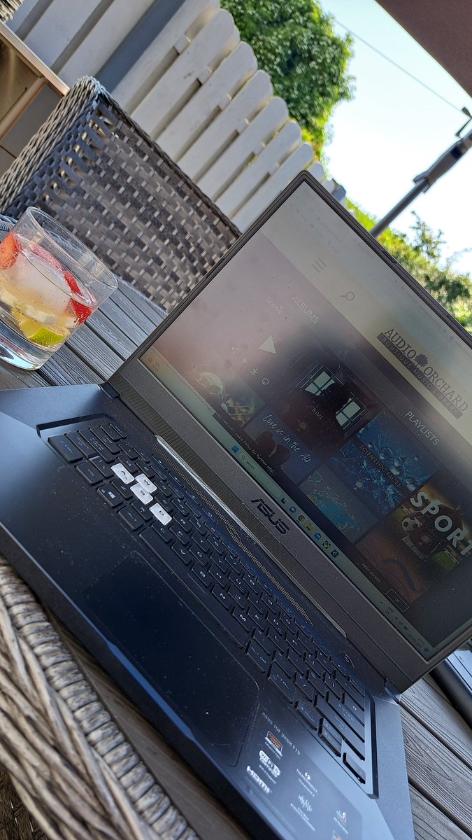 DeanFaganMusic's tweet image. Enjoying the sun while doing some work for @audio_orchard 🙌. Things are really starting to pick up, and we will be looking for new composers soon 👀
#sync #productionlibrary #business