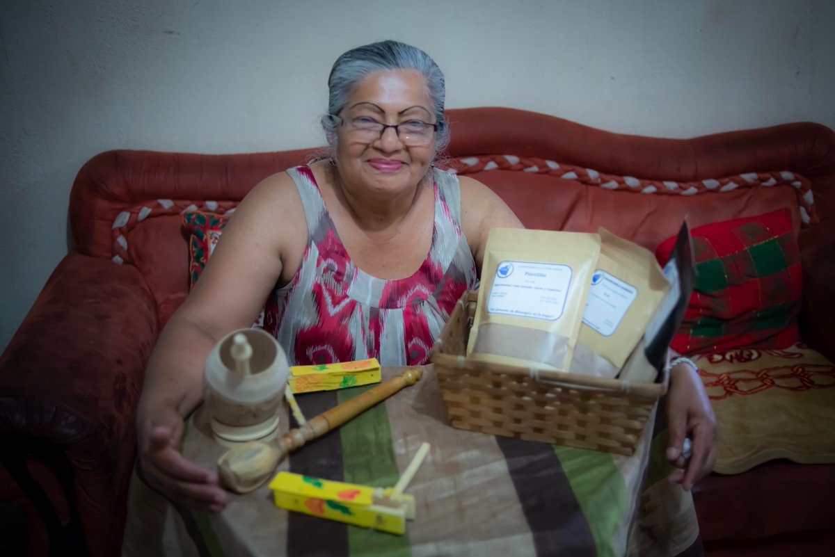 OndaLocal's tweet photo. Sofía, exiliada en #CostaRica, es sobreviviente de #CancerDeMama. Su primer experiencia en el sistema de salud costarricense no fue agradable, a pesar de contar con el seguro de #ACNUR, posteriormente le brindaron la atención que necesitaba. Conoce su historia en: https://t.co/JYEIlEnOV6 @OtrasMiradasLAT #OndaLocal