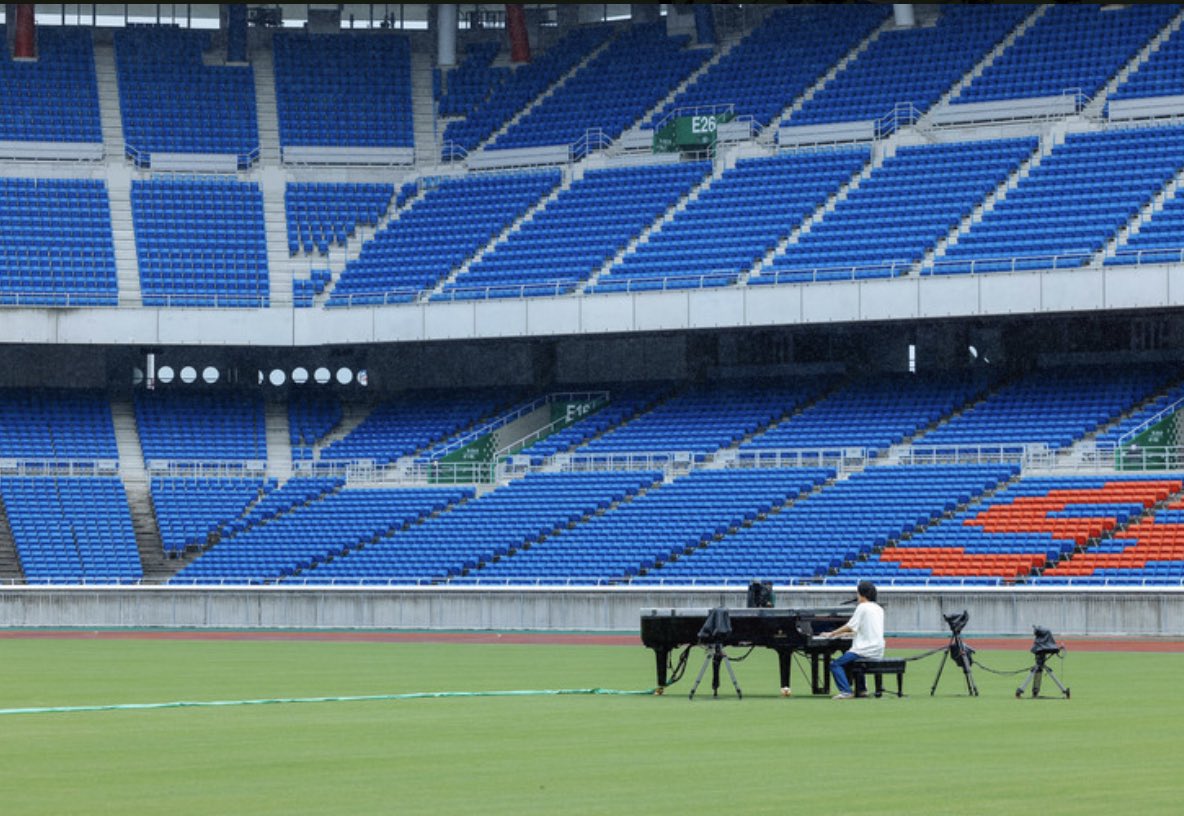 55fumiya1119's tweet image. お母さんとお兄ちゃんがこの間観に行った #KingGnu ライブ、今日明日と #日産スタジアム なんですね‼️
どこかで聞き覚えがあるなぁ‥🤔と考えたら、風校長の #FreeLive の会場だったんですね😵
こんなに広い場所でひとりピアノで全世界に向けて歌ってくれた風校長🍃やっぱり偉大な人です🥰
#FujiiKaze