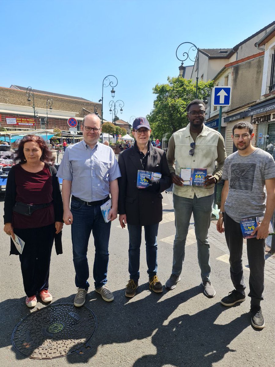 🔴 Reconquête présent ce matin au marché de la Basoche à Pavillons-sous-Bois pour présenter notre programme aux habitants.

Adhérer ➡️ parti-reconquete.fr/adhesions
Militer ➡️ generation-zemmour.fr

#ReconqueteEnAction #Reconquete #Zemmour