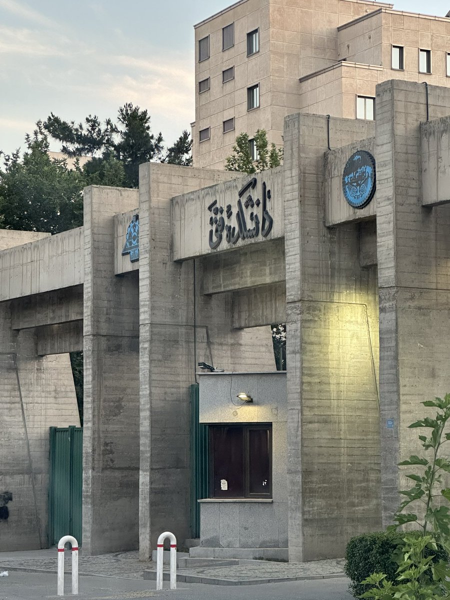 وقتی میام اینجا قلبم مچاله میشه
واسه خاطراتی که دیگه هیچوقت تکرار نمی‌شن

#آواتک #انیستیتونفت