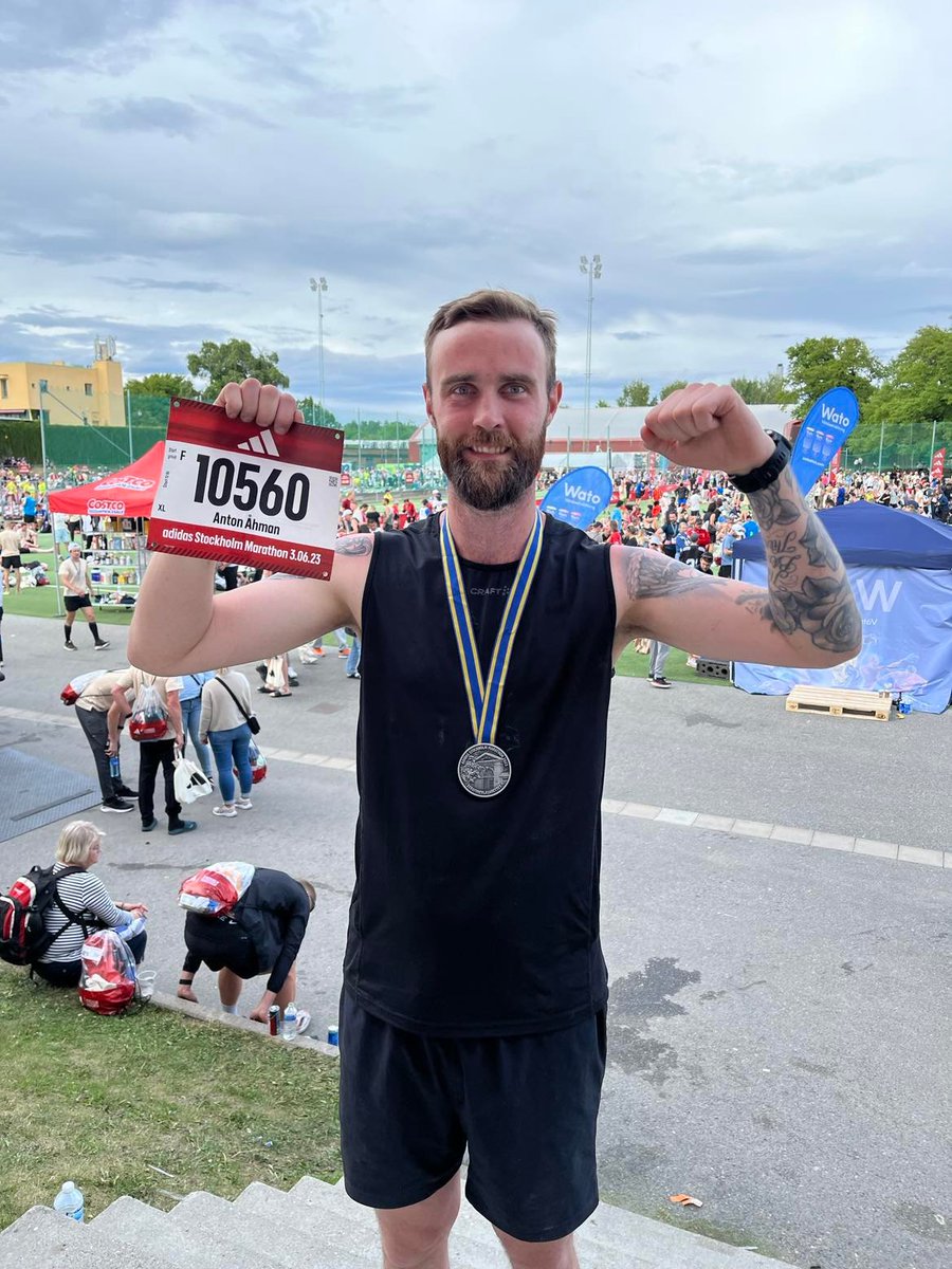 AhmanNiclas's tweet photo. 42 kilometer är långt 🙄. Stolt och imponerad fader är man även denna dag 😍 #stockholmmaraton https://t.co/uPRw22LnNK