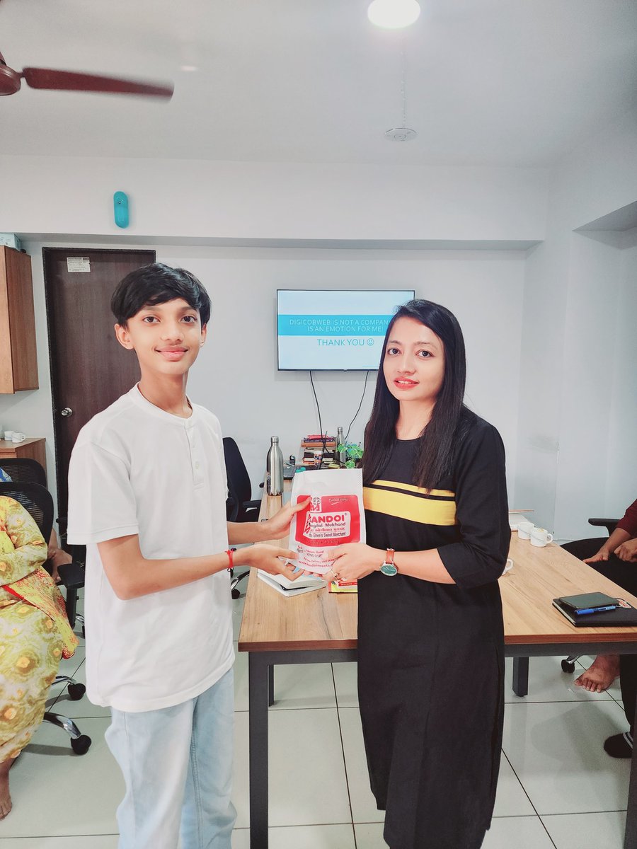 Writer_Rachna's tweet photo. Today, I delivered a session on #ContentFunnel to the amazing marketers @digicobweb.
The #session was truly engaging as all the marketers were involved equally learning about the #contentmarketing lifestyle.
Thank you @AmitHPanchal for this amazing opportunity! 👏 https://t.co/K5dH9uWaUg