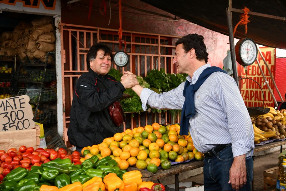 RSanchezOK's tweet photo. Los tucumanos tenemos la oportunidad de hacer historia y lograr el verdadero cambio en nuestra provincia. Con @Migueldiosquez, @SebaSalazarbv y Pablo Algaro vamos a cambiar Banda del Río Salí y  todo Tucumán.
#JuntosGanamos #SanchezGobernador https://t.co/UzaahSjesm