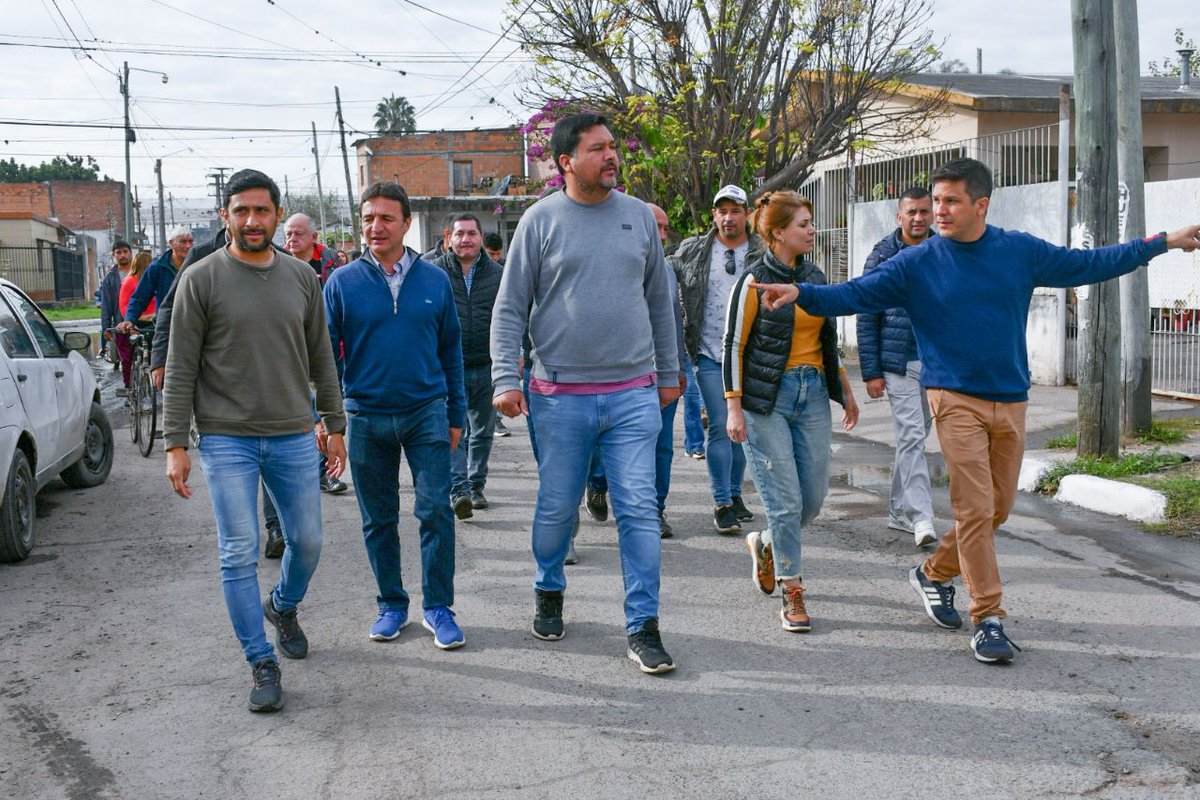 RSanchezOK's tweet photo. Los tucumanos tenemos la oportunidad de hacer historia y lograr el verdadero cambio en nuestra provincia. Con @Migueldiosquez, @SebaSalazarbv y Pablo Algaro vamos a cambiar Banda del Río Salí y  todo Tucumán.
#JuntosGanamos #SanchezGobernador https://t.co/UzaahSjesm