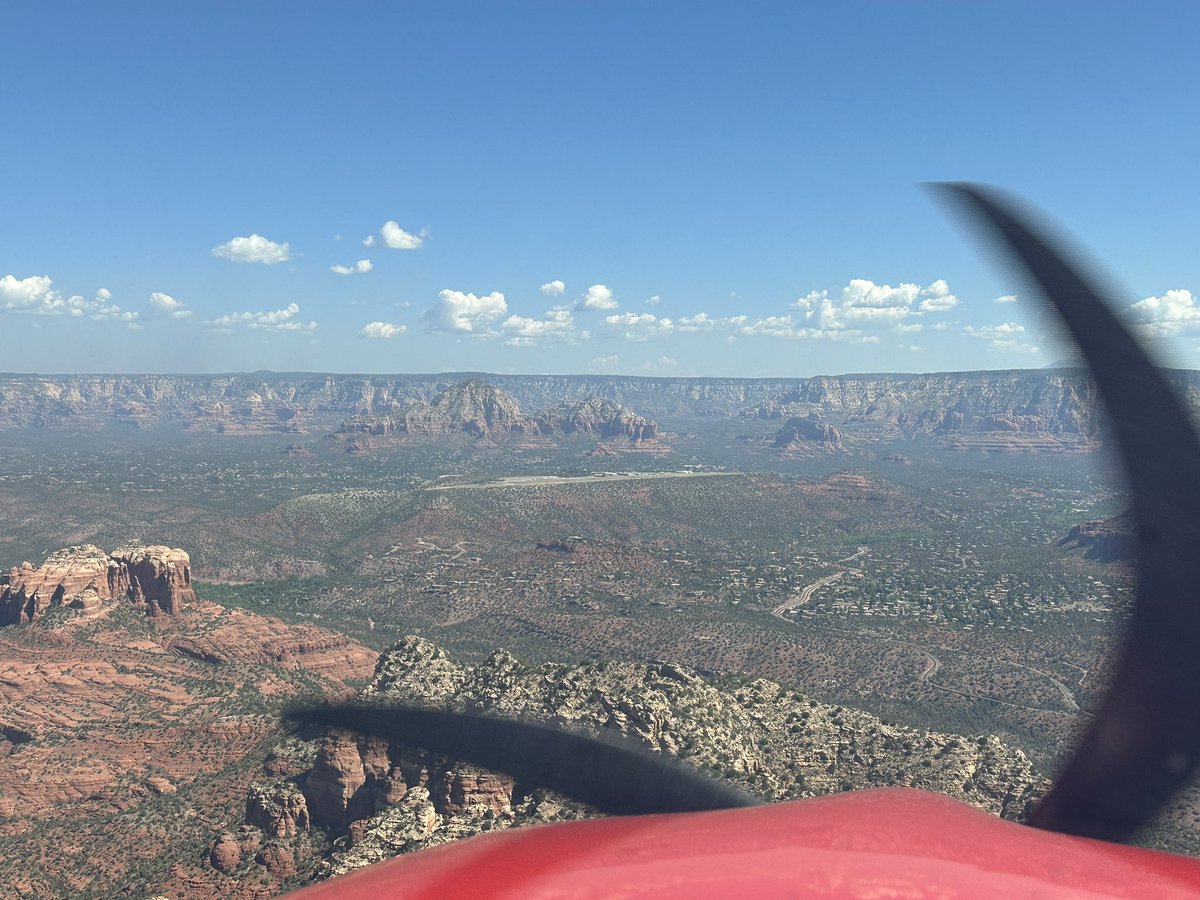 CaptBob_Nomadic's tweet photo. Great brunch at KSEZ with @rhdonaldson   Sedona, AZ is a must see! https://t.co/tihWbCwEkz