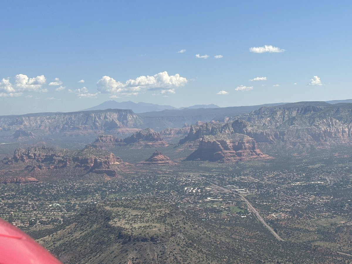 CaptBob_Nomadic's tweet photo. Great brunch at KSEZ with @rhdonaldson   Sedona, AZ is a must see! https://t.co/tihWbCwEkz