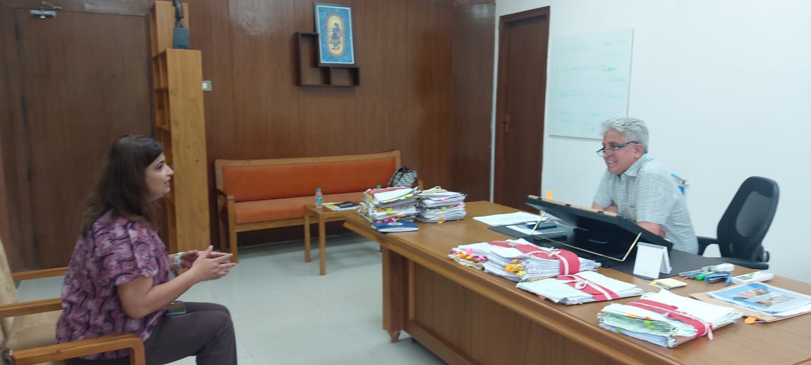 SchoolEduChd's tweet photo. @SchoolEduChd our focus is to provide global exposure to students,we have collaborated with #RELOIndia for English Access Microscholarship program,sponsored by @USAndIndia . Ms. Rachna Sharma,Specialist @RELOIndia met DSE Sh. @HPSBRAR to discuss ways of strengthening the  program https://t.co/iUlXlp9PYN