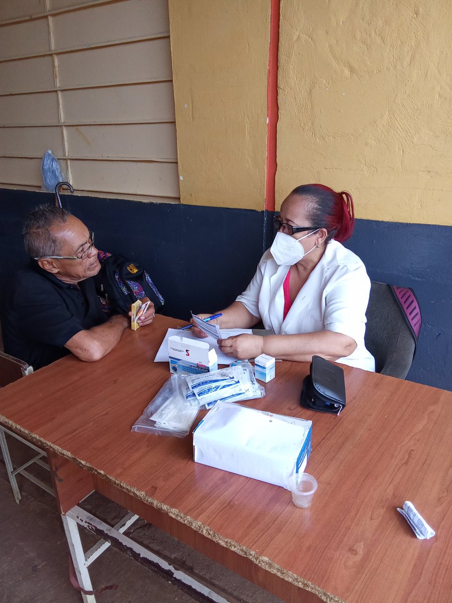 OrlaMartin84282's tweet photo. Realizando jornada en el pueblo de palmarito ciudad bolivar CDI Simón Rodríguez https://t.co/RrC5lxHcYx