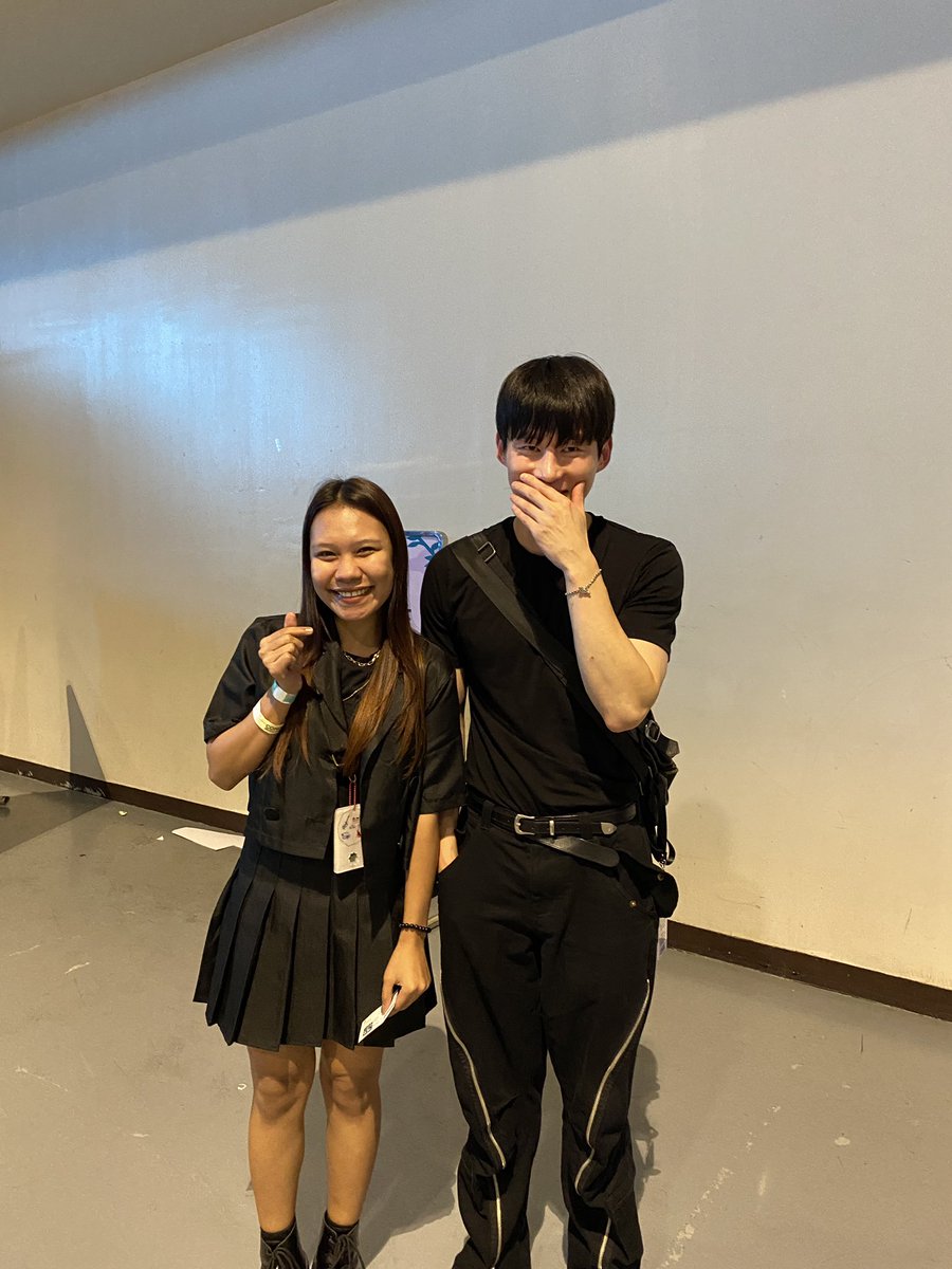 itsmersdomingo's tweet photo. huhu 😭 Narinig ni Lord ang prayer ko!  Shy Clive 🤧 ANG POGI NYA TALAGAAAAAAAA 

#CONQuest2023 #TheRoseConquest2023 https://t.co/oOPf1nqakV