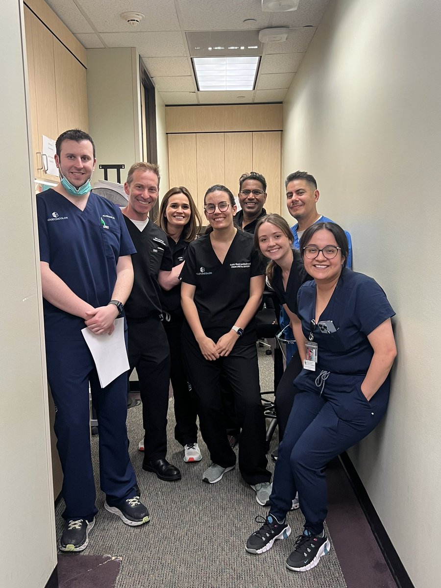 ClaraTellezM's tweet photo. My observership at #HoustonColon has been an amazing experience, both professionally and personally. Grateful to @ehaasmd and his team for their warm welcome. Excited to return home to @ccr_mar @hospitaldelmar and continue my training as a colorectal surgeon! https://t.co/CsYhr4KouV