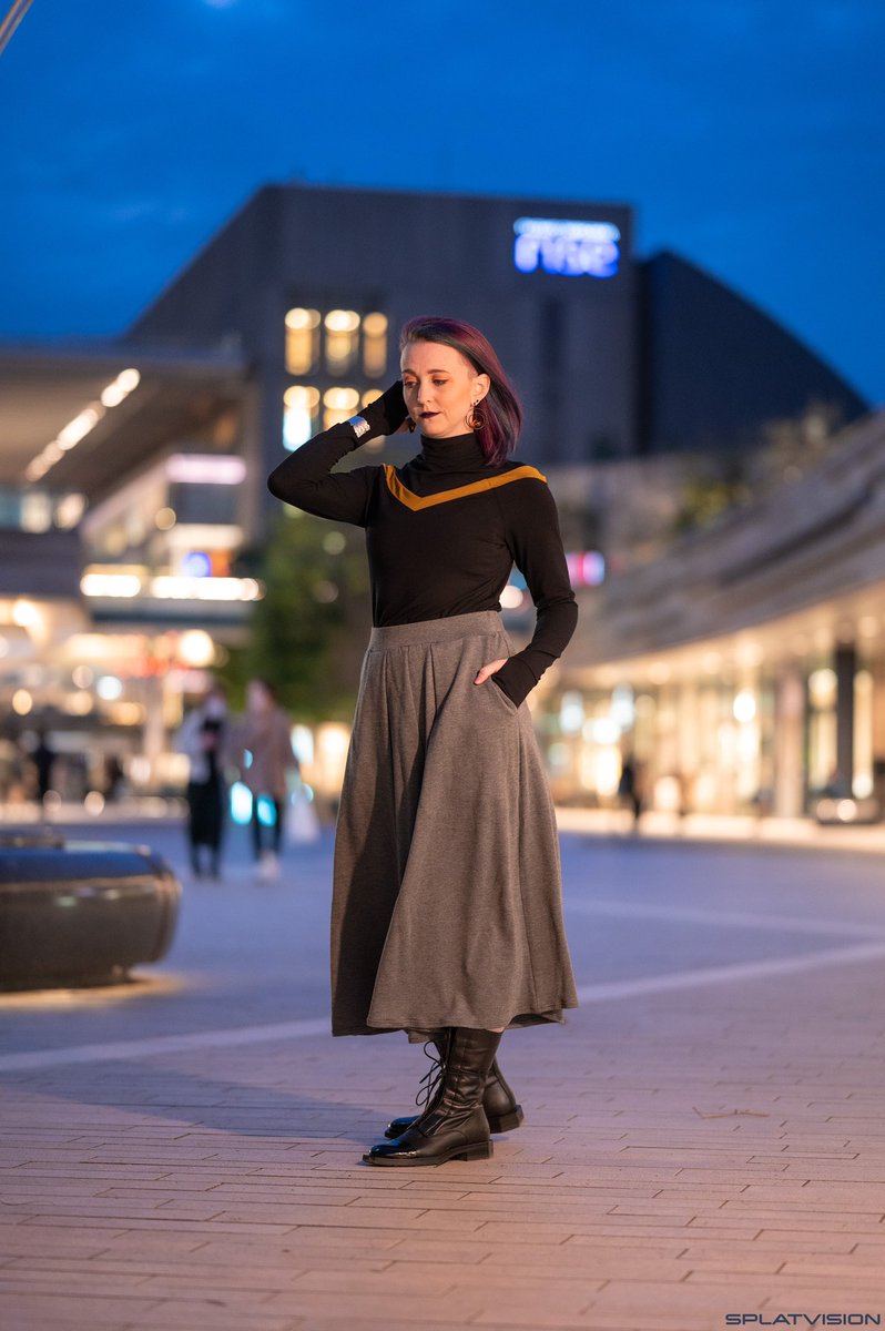 WizardModern's tweet photo. Introducing the Warrior Pant! ⚔️ 

The flowy freedom of a skirt with the comfort of pants. And did I mention the deep pockets? 

PS—the shirt is part of the upcoming Winter collection, so get hype. 😉

Photo by @eleventhphoto https://t.co/47ND3RFhfW