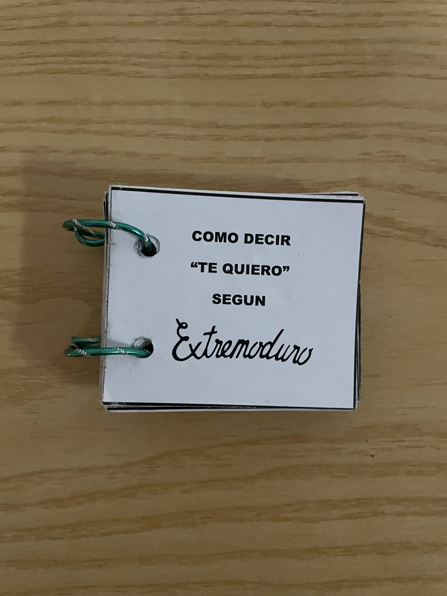 MariaTheElf's tweet photo. le he hecho a mi novio una libretita de como decir “te quiero” según Extremoduro 🥹🤭🫶🏽❤️ https://t.co/3mJH1JjEEB