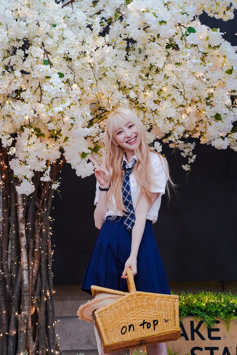 230603 메이크스타 대면팬싸

밀린 팬싸 사진들이 너무나도 많아서 일단 오늘 거 맛보기.... 😀

같이 소풍가서 찍어준 느낌
채연이랑 소풍 갈 사람 나야나ㅠㅠ

#여니왔어요 #이채연 #KNOCK