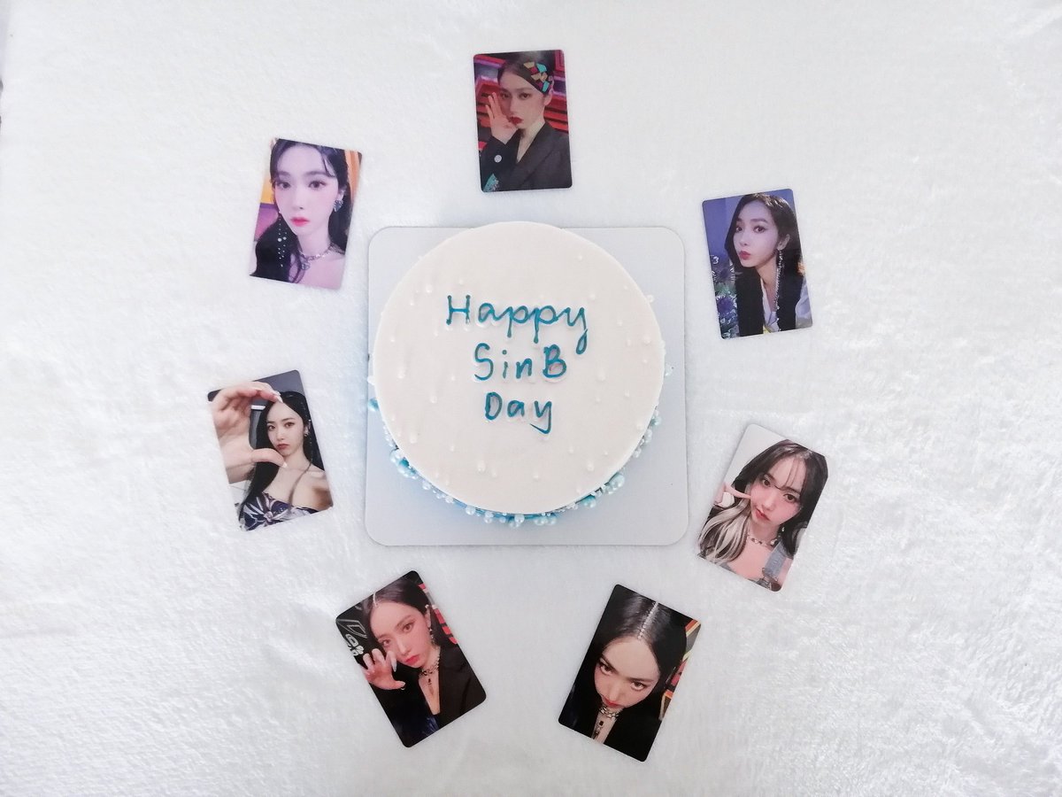 QueenJ_18's tweet photo. 💕 HAPPY #SINB DAY 💕

#VIVIZ #비비지
#HBD_TO_SINB
#HAPPY_SINB_DAY
#Our_SinBright_Day
#신비로_와줘서_고마워_은비야
@VIVIZ_official https://t.co/L1UduPgB8W