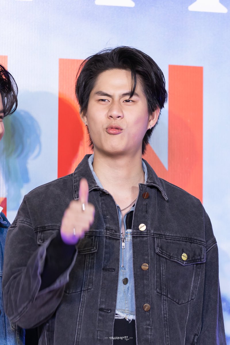 Tangme92's tweet photo. - น้องซ้าวหาดใหญ่พลังเสียงสุดยอด!!! 👍🏻 -

230603 #CentralDenimxWinnySatang
{ #𝙬𝙞𝙣𝙮𝙣𝙣𝙮 l @winny_thanawin }
#TM92shot https://t.co/MpqG7Lwo1w