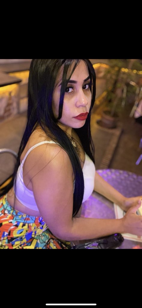 isaury_marlene's tweet photo. ᴄᴜᴀɴᴅᴏ ᴜɴᴀ ᴘᴇʀꜱᴏɴᴀ ɴᴏ ᴛɪᴇɴᴇ ᴘᴇʀꜱᴏɴᴀʟɪᴅᴀᴅ ᴅᴇꜰɪɴɪᴅᴀ ʟᴏ ᴊᴜɴᴛᴀ ᴄᴏɴ ᴜɴ ᴘᴇʀʀᴏ ʏ ʟᴀᴅʀᴀ 🤭 https://t.co/zu3HNueqQz