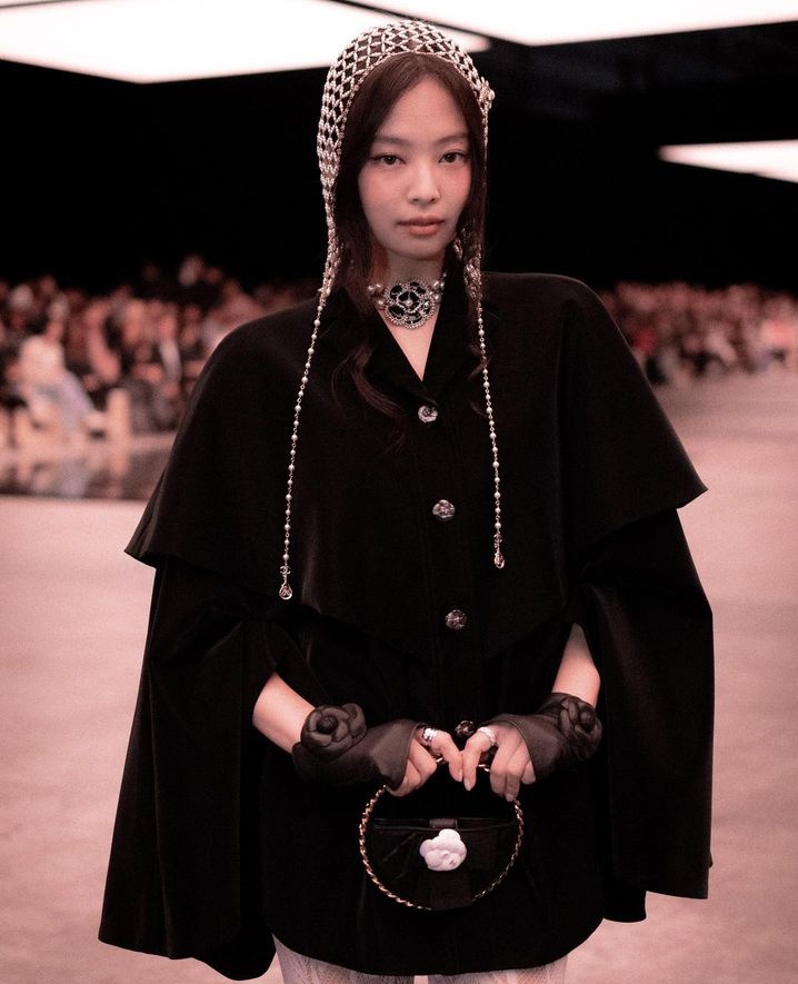 blingyblang_'s tweet photo. #JENNIE at the #CHANEL event

@CHANEL @BLACKPINK

#JennieKim #BLACKPINK #BLACKPINK交換 https://t.co/6wl1VNMTVr