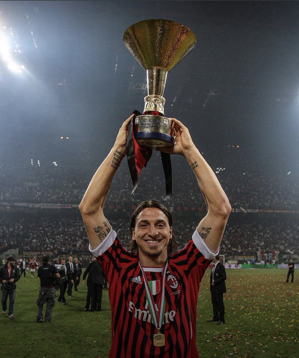 rossonerifreak's tweet photo. HE  CAME. HE CONQUERED.
HE CAME BACK. HE CONQUERED AGAIN.
GRAZIE, KING. 
ZLATAN UNO DI NOI. 
🇸🇪1️⃣1️⃣🔴⚫ https://t.co/zDAVhmYDDs