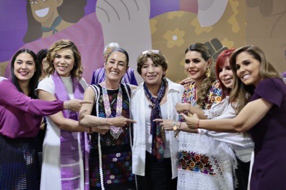 Lizgottik's tweet photo. ¿Quién desapareció 830 millones de la SEP? https://t.co/g0ETof9wnO