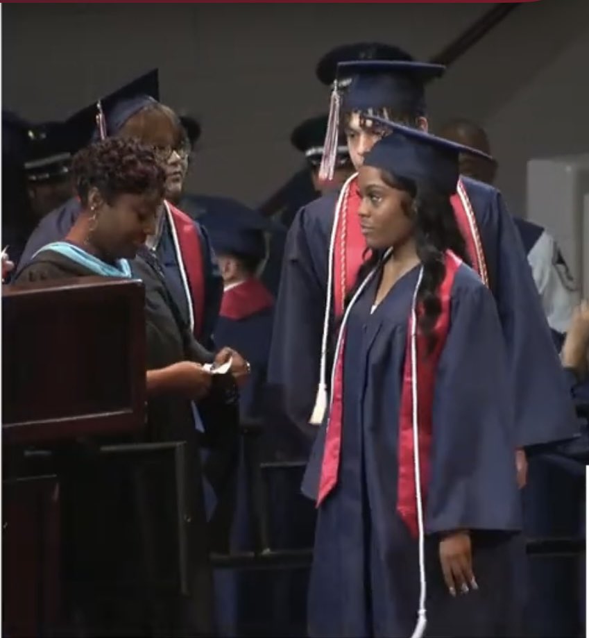 JSManning_'s tweet photo. Nyiah graduated🎉 @DavisHS_AISD Class of 2023! 
Next stop @SouthernU_BR see you in the Fall! 

#alwaysafalcon
#proudjaguar https://t.co/4Nuu8f4vne