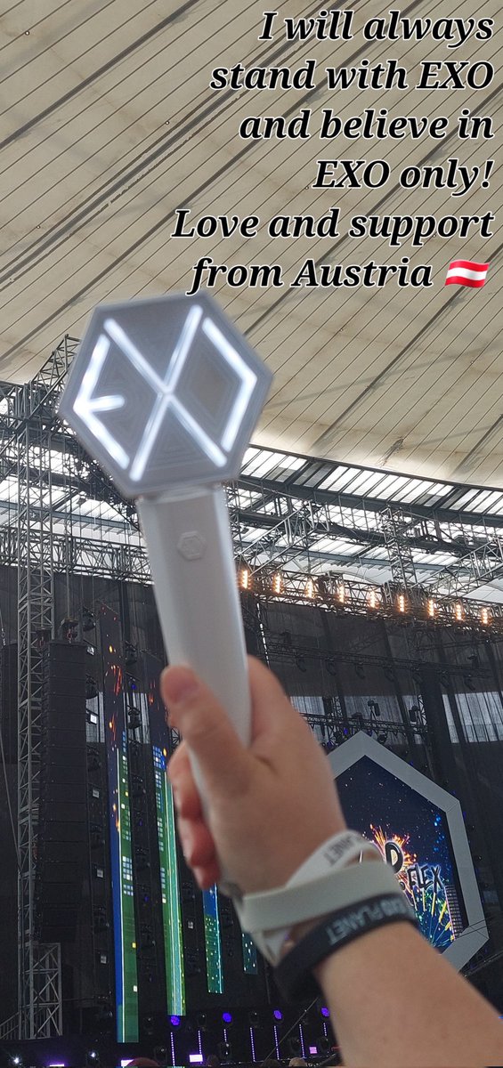 DMoisii's tweet photo. Lights Up for EXO
#️⃣엑소랑_함께_걸어가는_엑소엘
#️⃣첸백시_응원합니다 https://t.co/5t7k1PJPUD