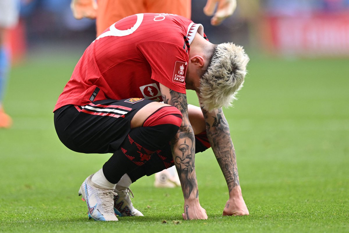 UnitedStandMUFC's tweet photo. 🥺 https://t.co/OAyuAc8hZK