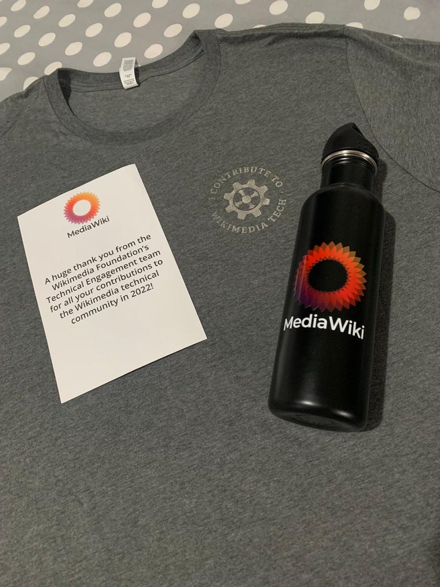 KleinMuci's tweet photo. Cool presents received from the @mediawiki folks!

Thank you! 😁 https://t.co/2ZbSGBC3FR