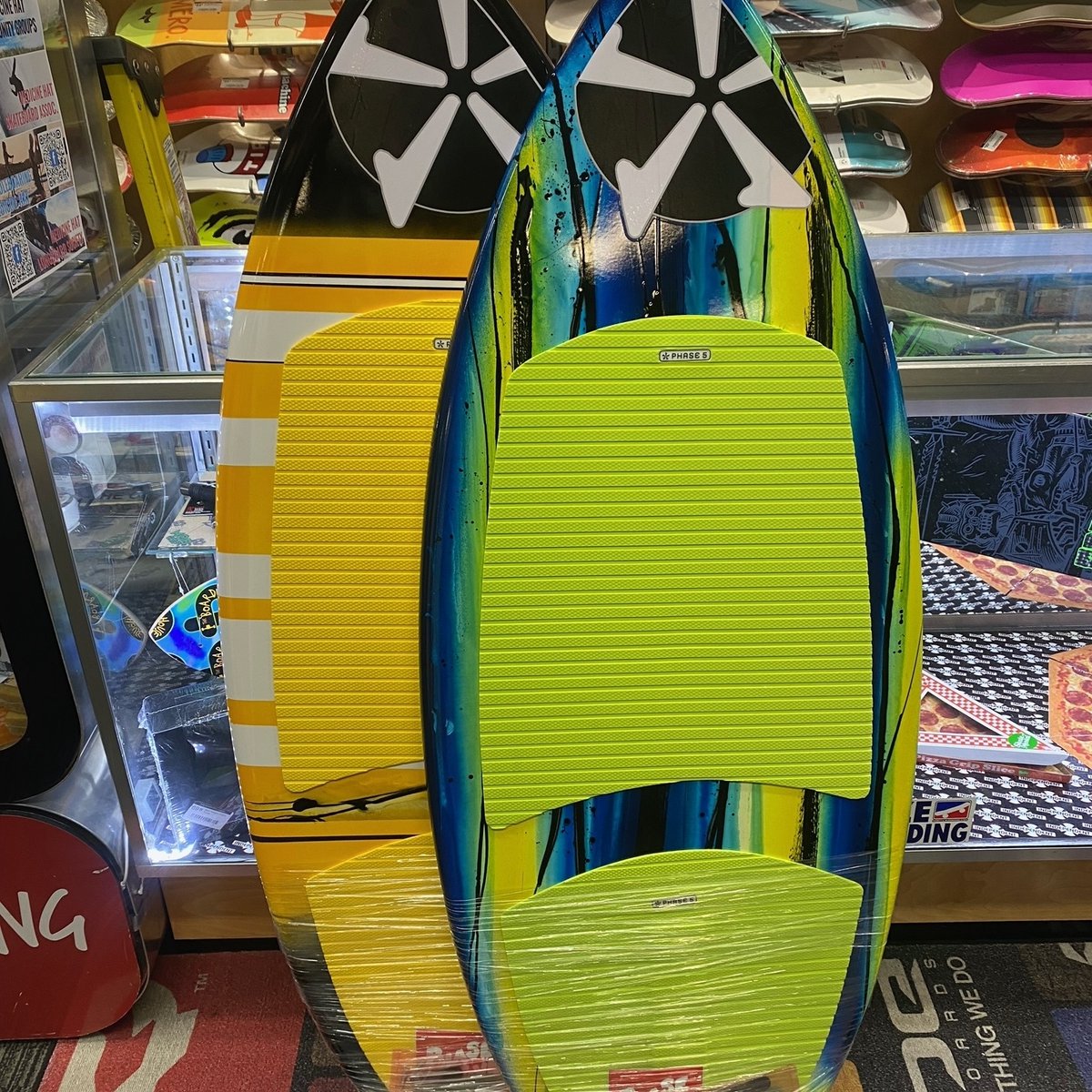 BoardingHouseMH's tweet photo. 🏄️Phase 5 Wakesurfs - Custom Airbrushed Boards🎨

Each Phase 5 Airbrush board is individually airbrushed in a unique design and colour combination. These are as unique as they are awesome! Get outside and ride. #myboardinghouse #wakesurf

🛒https://t.co/QzJTfnGuEc https://t.co/DqlceZsYt9