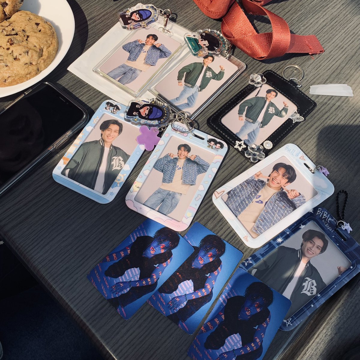 rochisumett's tweet photo. Congratulations to @joonjinluv for a successful event! It was definitely #ABiutifulDay! I absolutely love the kit and all the Biu displays ๐ญ๐
So glad I got to attend with my bbs @biusumetts & @buildmeurluve94! (lowkey flexing our bbb pcs hehe ๐๐ค)
#Beyourluve #BuildJakapan https://t.co/TIXVBpKXZS