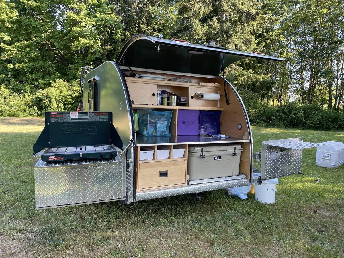 ColoTeardrops's tweet photo. Thanks Paul G.: "Memorial Day weekend on the #OlympicPeninsula with our Mt Massive. We were camped at the edge of #SequimBay with a beautiful water view."
#campbetter #mycoteardrop #adventure #offroadtrailer #teardropcamping #teardroptrailer #teardropcamper #camping #PNW https://t.co/1R3BVRTCWP