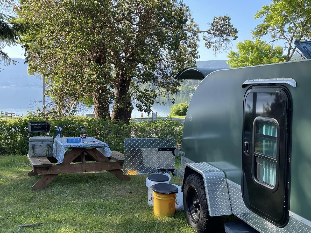 ColoTeardrops's tweet photo. Thanks Paul G.: "Memorial Day weekend on the #OlympicPeninsula with our Mt Massive. We were camped at the edge of #SequimBay with a beautiful water view."
#campbetter #mycoteardrop #adventure #offroadtrailer #teardropcamping #teardroptrailer #teardropcamper #camping #PNW https://t.co/1R3BVRTCWP
