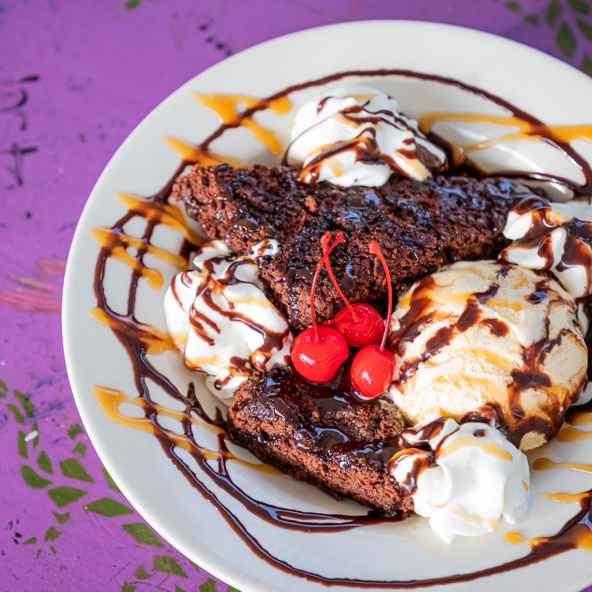 Fudpuckers's tweet photo. So sweet it's sinful! Have you tried our Chocolate Sin desert?? ๐คค
#Fudpuckers #Fuds #FudLife #FudpuckersDestin #Destin #FudCup #DestinRestaurants #Hungry #destinfl #destinflorida #todoindestin #visitfl #desert #sunset #beachfront #beachin #gulfcoast #emeraldcoast #gulfofmexico https://t.co/oan479ZjGB