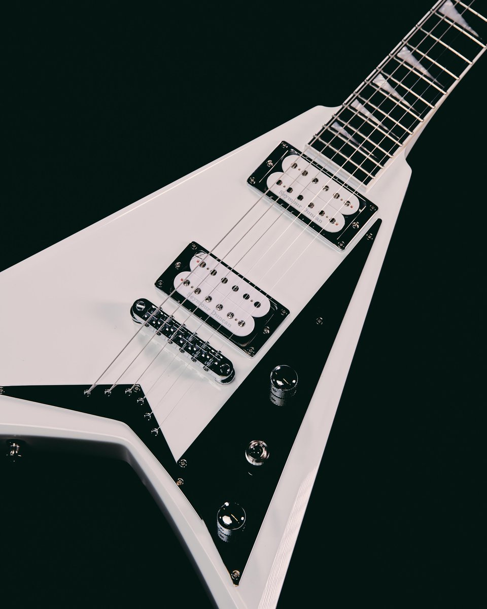We just unleashed the all-new MJ Rhoads RRT in a chilling Snow White finish. You can check out all the specs here: bit.ly/3NdIs2s