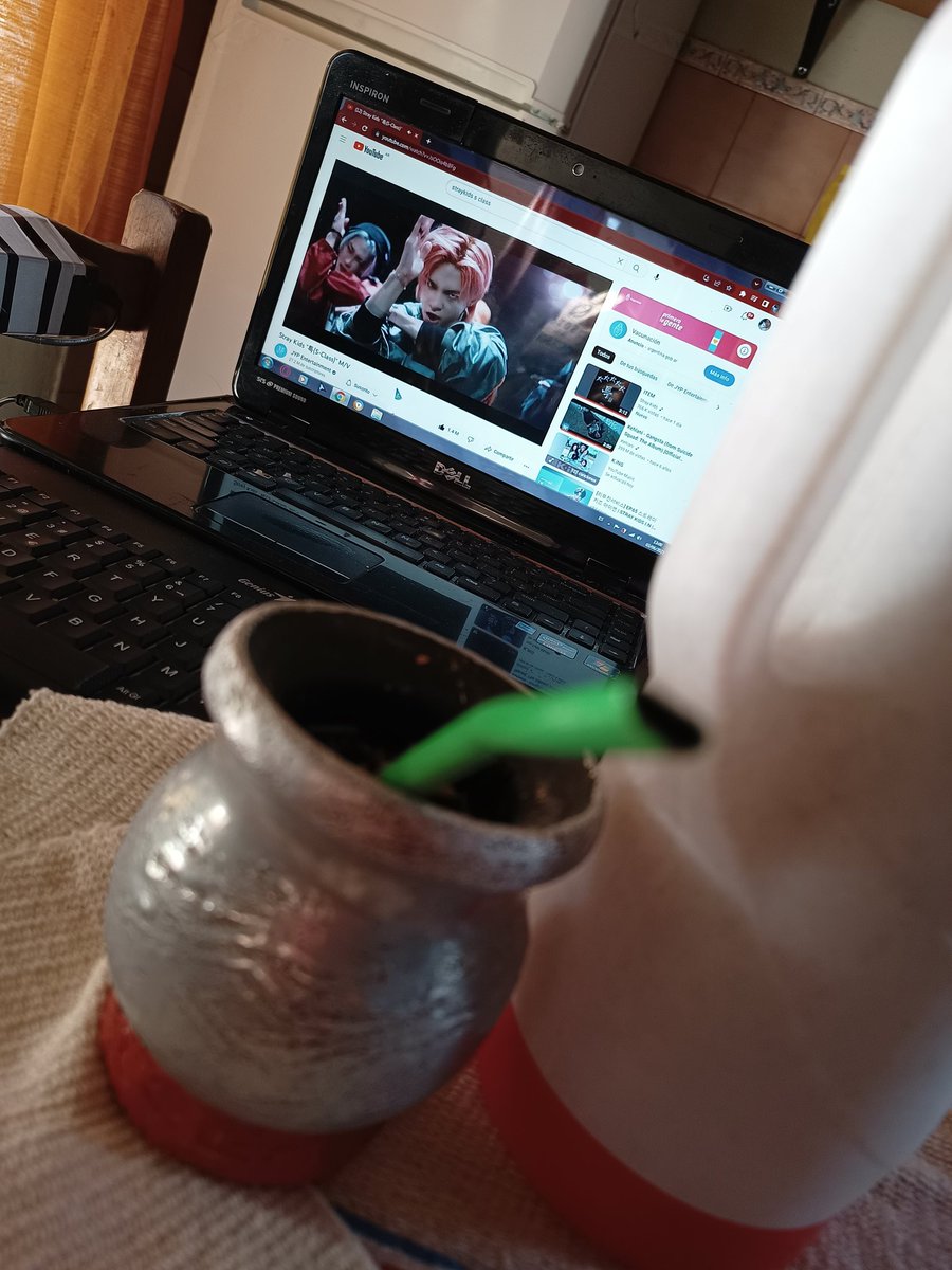 HyunSeobgirl's tweet photo. @StrayKidsArgFC Mi desayuno/almuerzo de todos los dias y hoy con el pica el poncho 😍😍🔥🔥🩷
#5_STAR  #S_Class 
#StrayKids  #스트레이키즈 #s_class_outnow #StrayKidsComeback #StrayKids_5_STAR_DDAY @Stray_Kids https://t.co/gQcXmCIrAt
