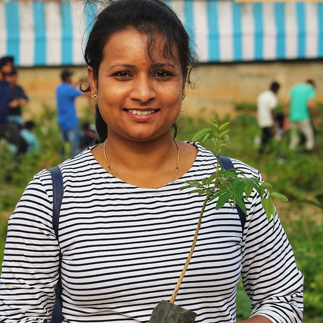 OfficialBSENS's tweet photo. Our Being Social-Ek Nayi Shuruaat volunteers planted 250 plants today.🌳🌲🌴

Dil se thank you to each one who participated today and planted the saplings. https://t.co/ADX4He0Mhe
