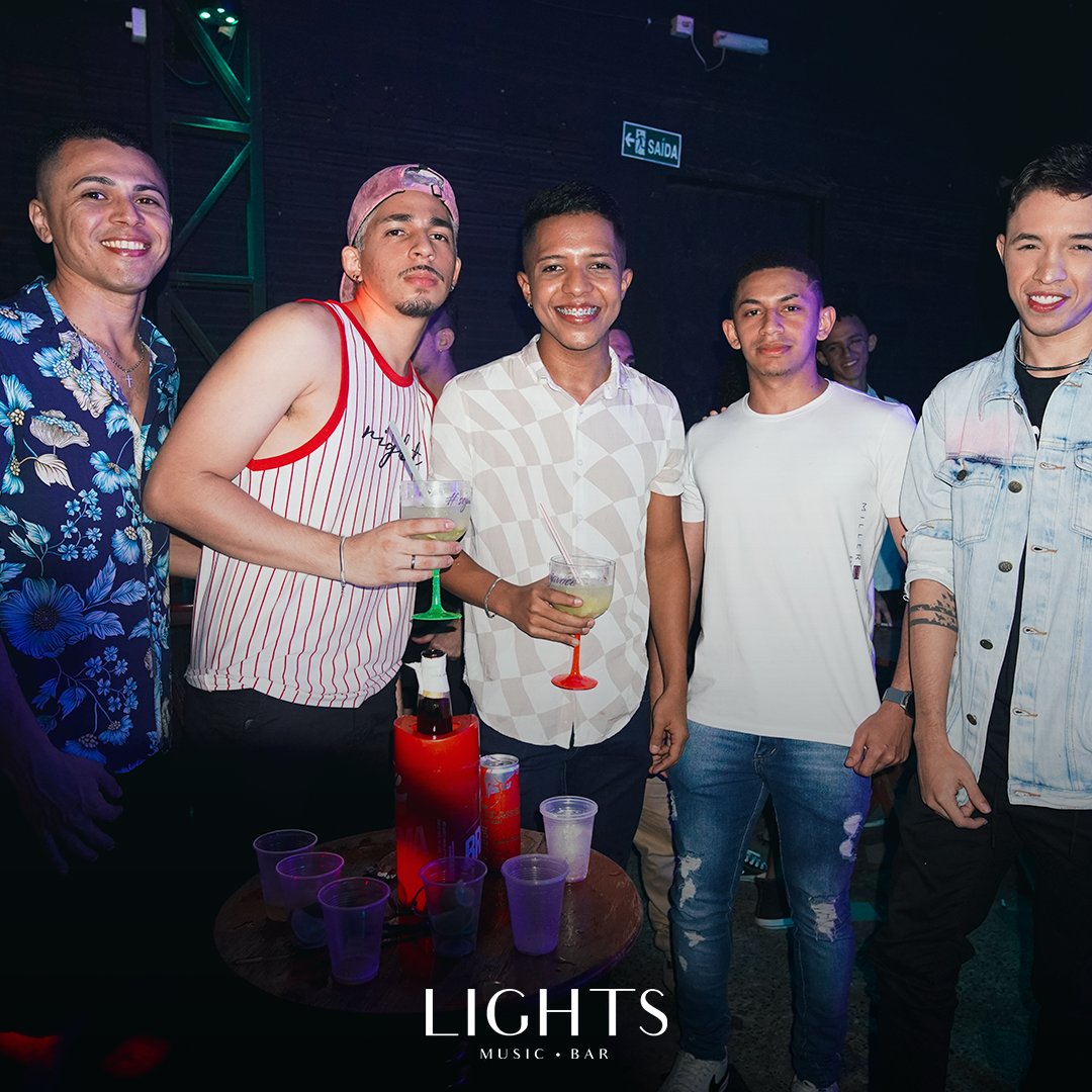 lightsmusicbar's tweet photo. A pista hoje vai ficar muy caliente na Hotlights! Chama os amigues e vem curtir djs sets e shows enaltecendo muita música latina.
Antecipados disponíveis em nosso link da bio até 21h ou enquanto durar o lote. #VemPraLights
⭐ Cobertura: @luuoak https://t.co/QNR7jAKiKC