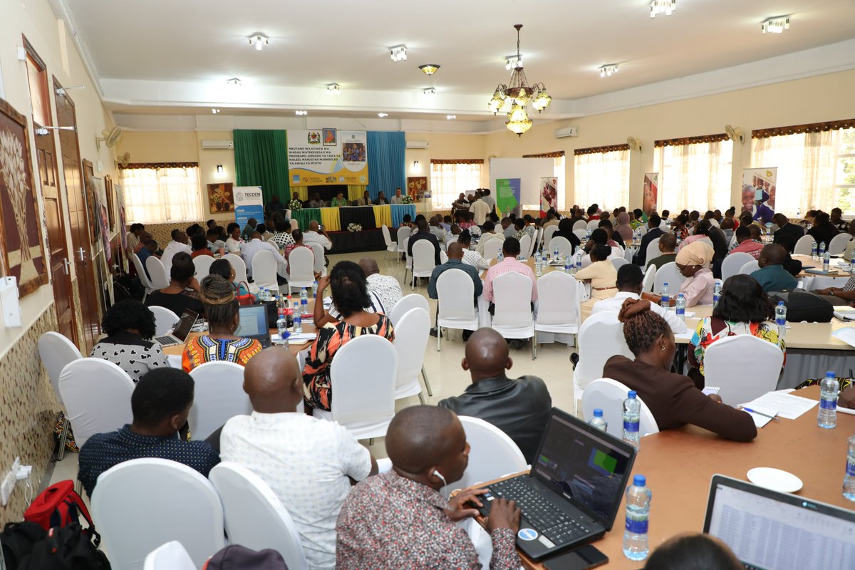 ECDNETWORK's tweet image. Tanzania ECD Network's Executive Director, @KibwanaMwajuma, is giving highlights of the Network's coordination and work with the government of Tanzania in supporting the implementation of the National Multi-Sectoral Early Childhood Development Programme. #Mtoto kwanza Project