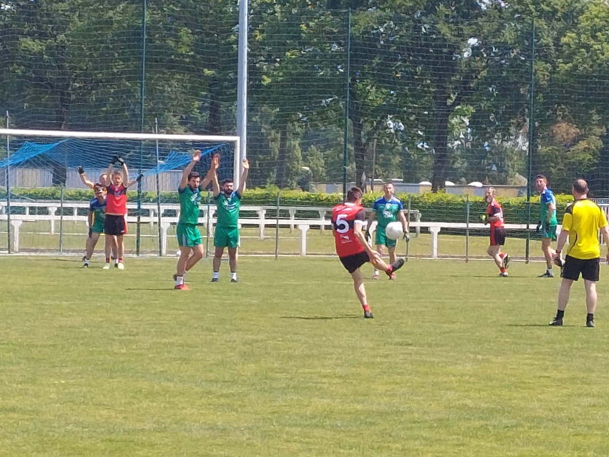 Les selections de football gaélique pour les Jeux de Bretagne se déroulent aujourd'hui dans les Côtes d'Armor, à Rostrenen. Les finales se dérouleront à Nantes du 30 juin au 9 juillet.