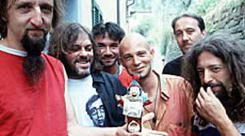 cupiniemiliano3's tweet photo. #bandabardo 
Ho riascoltato la tua voce solo oggi, dopo due anni....
Manchi tanto #erriquez  ✊❤ https://t.co/g2XFDOY2jo