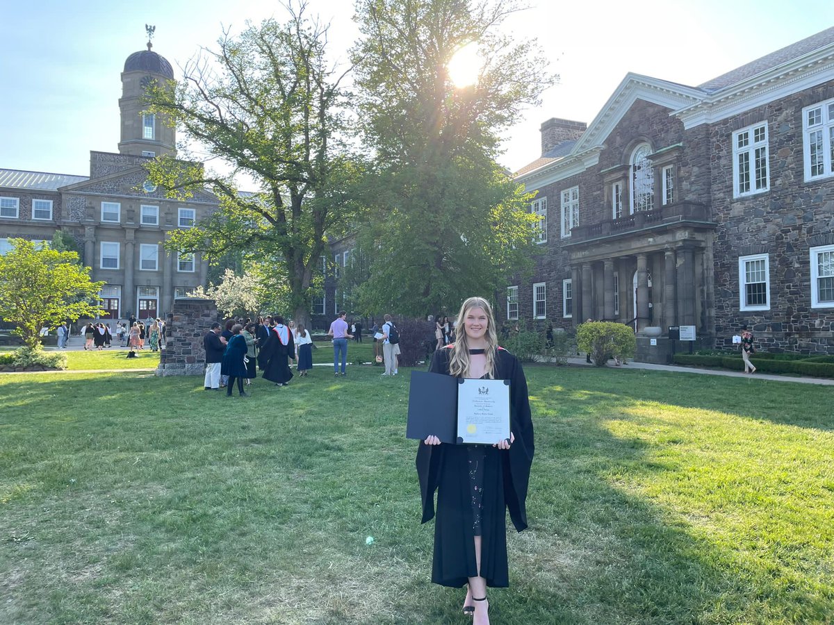 CathyGrant20's tweet photo. So incredibly proud of my Daughter on her University Degree.  Through a Global pandemic, hundreds of miles from home (Ontario) and she came out on top!  #dalgrad @DalhousieU https://t.co/r00qufI6KF
