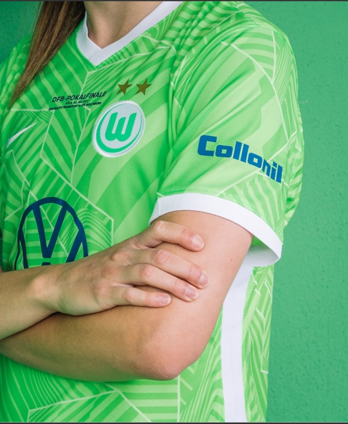 LaBreuEdicions's tweet photo. Collonil patrocina el Wolfsburg i la reedició de LA CARPETA ÉS BLAVA @AdriPujol #collonar #collonil #collins https://t.co/XQbOcvSx8A