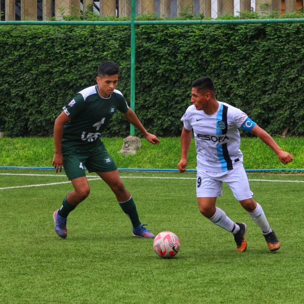 perufedup's tweet photo. ¡LA 'RICHI' DEBUTÓ CON TRIUNFO! 🏆💚⚽️
La #URP venció 2-0 a la #ESOFA por la Fecha 01 de la Liga Universitaria de Fútbol Varones División 1 - Región Lima 🔝.
📸 @bigblackbulla
SOMOS FEDUP, SOMOS DEPORTE UNIVERSITARIO 💙❤️
@urpalma https://t.co/eAPnVBpUmL
